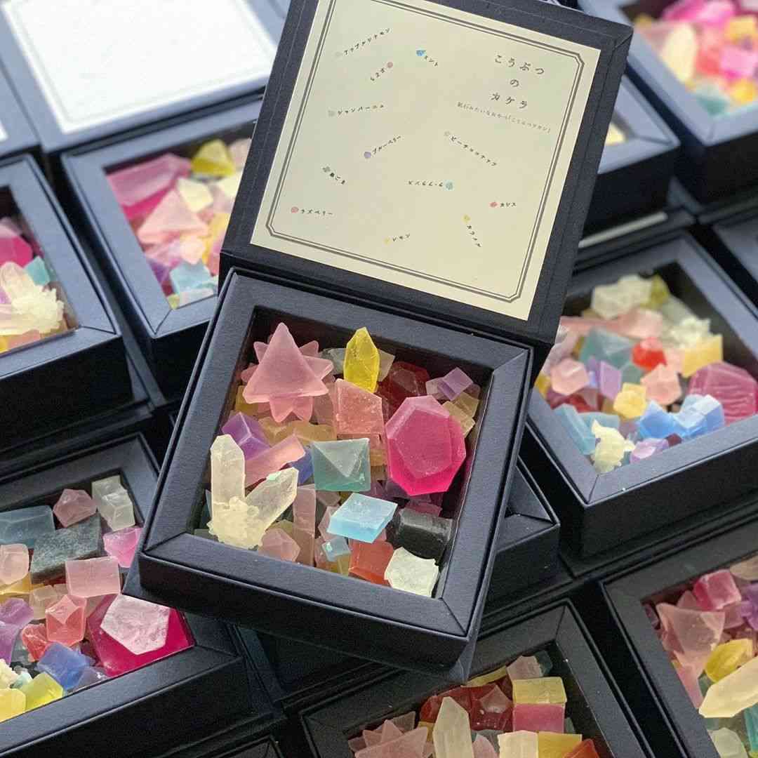 見た目が綺麗なお菓子を貼るトピ
