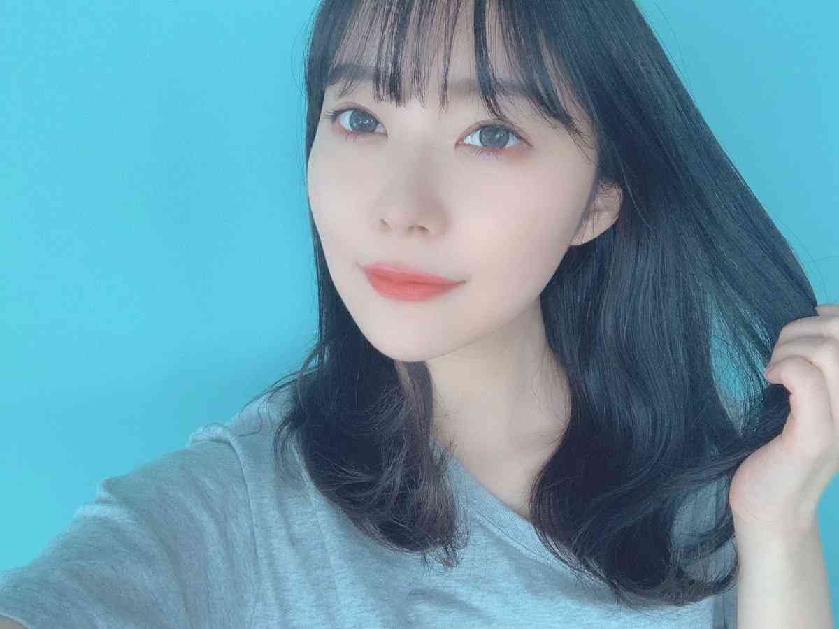 指原莉乃、“セルフカラー”でダークネイビーヘアにイメチェン「真似したい」と反響