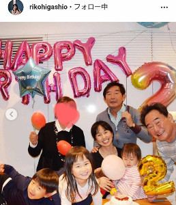 東尾理子、第3子次女・つむぎちゃんが2歳の誕生日「換気しっかり」で家族ショット撮影