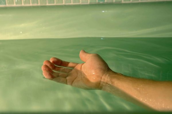 「天国に行くほうが孫も幸せ」　風呂に沈め溺死させた祖母の告白