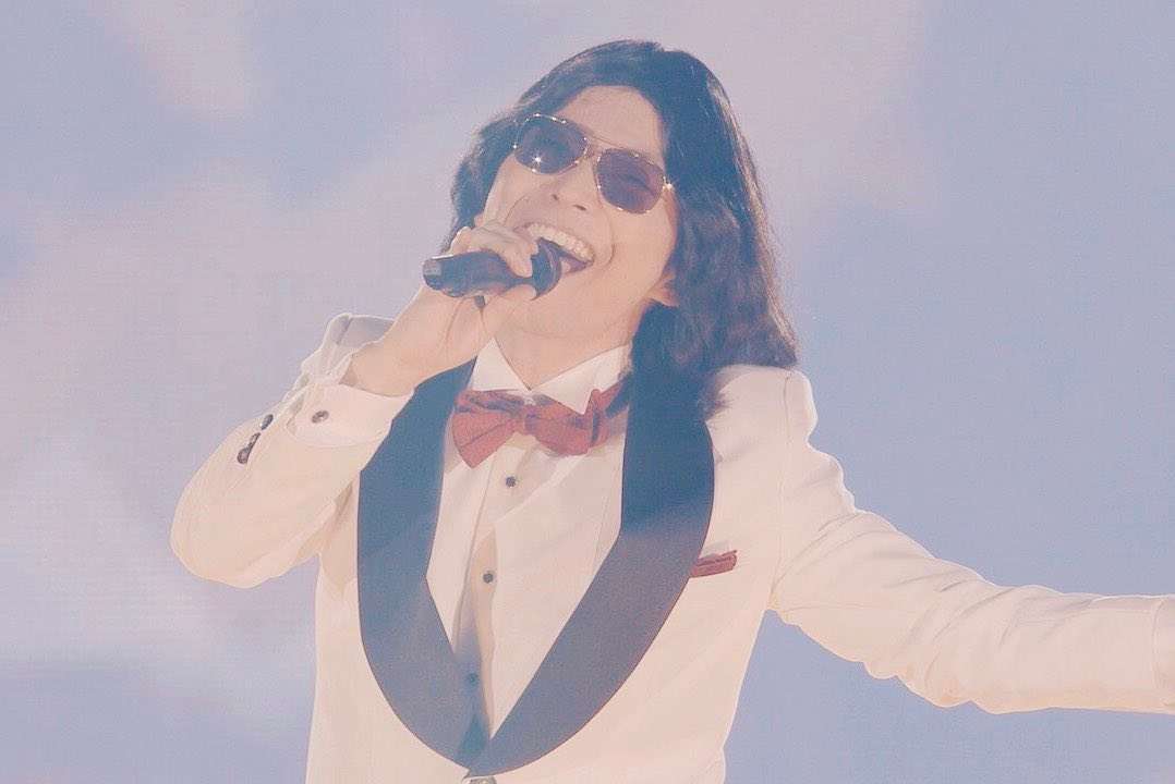 Gén Hoshino  星野源 on Instagram: “ニセさん毎日見てたらアマビエに見えてきた。ニセ明ウィーク、一週間ありがとうございました！﻿#ニセ明 #アマビエ﻿﻿ #投げキッス#君は薔薇より美しい”