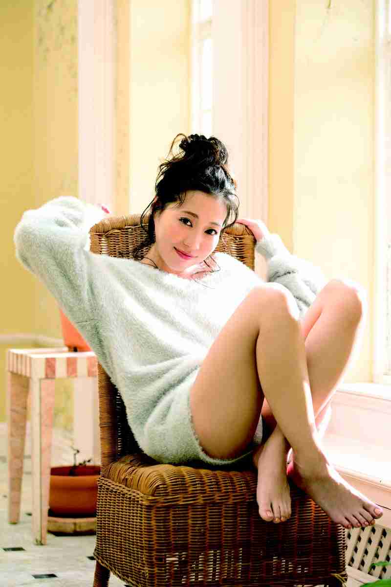 福田明日香、モー娘ＯＧ初ヘアヌード　中学生でデビューから結婚、出産、離婚経て３５歳オトナの色気 : スポーツ報知