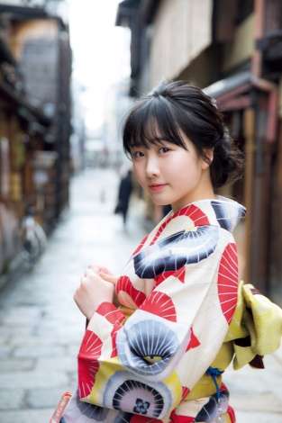 本田望結、中学卒業を記念した写真集出版　背伸びしない“等身大”写した仕上がりに満足感