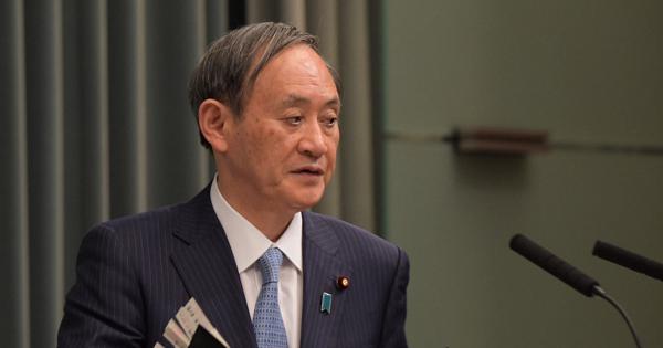 菅官房長官「1枚200円程度、ポスト投函」　布製マスク配布巡り - 毎日新聞