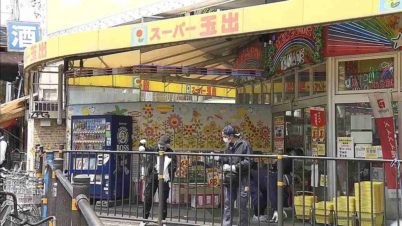 西成区のスーパーで『開封済みサラダ油の交換しろ』　断った店員を刺した７０歳くらいの男逃走