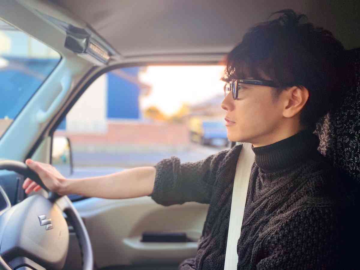 桜田通、運転席の佐藤健をパチリ　イケメンショットに「テンション上がります」の声
