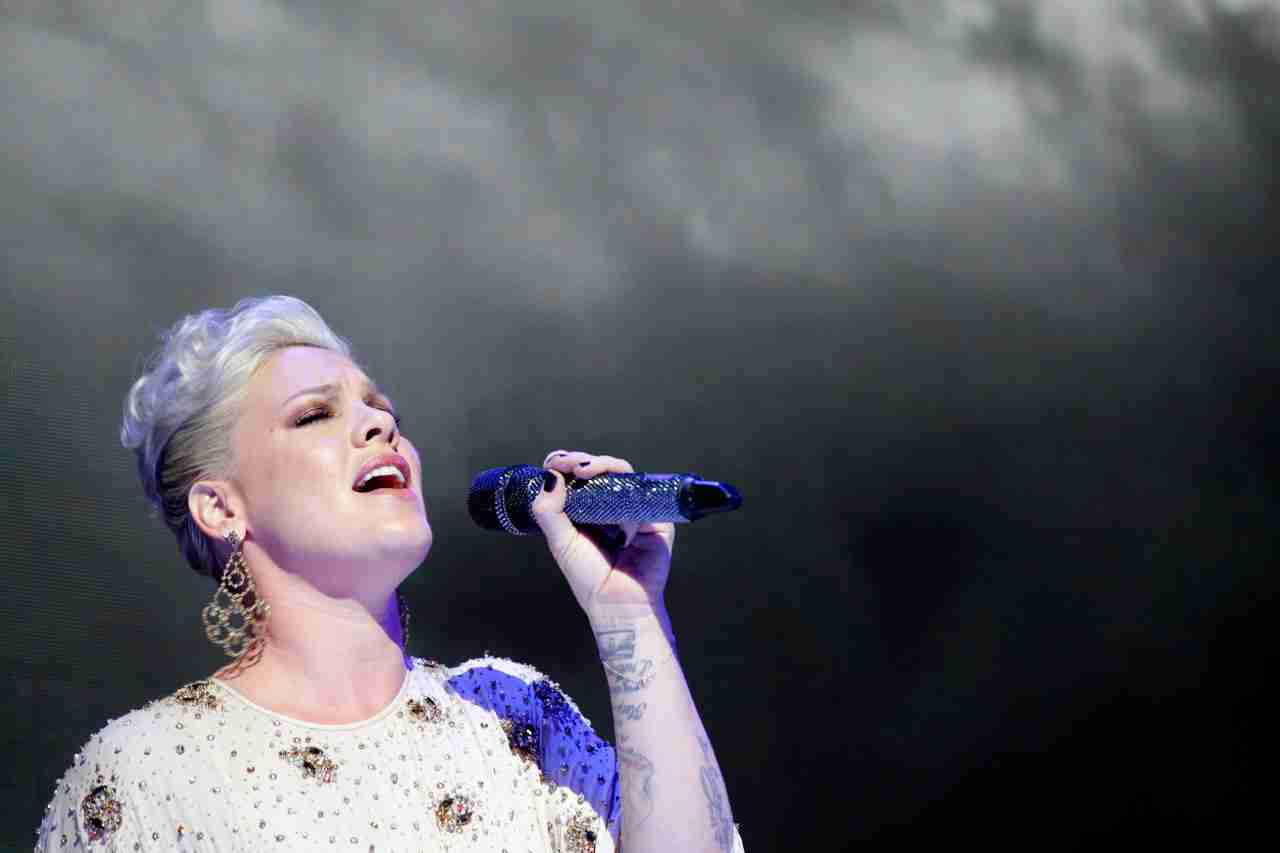 Pink donates M to fight pandemic after weeks with coronavirus | fox5sandiego.com