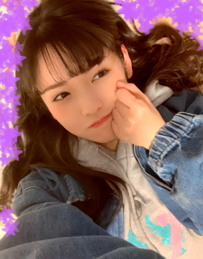  道重さゆみ “おうちでゴロゴロ”自撮りSHOTに「可愛い」「いつまでもアイドル」｜E-TALENTBANK co.,ltd.  