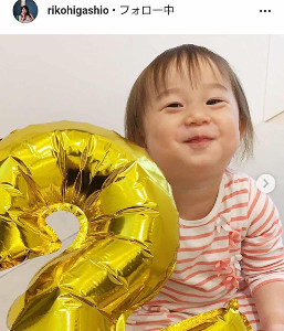 東尾理子、第3子次女・つむぎちゃんが2歳の誕生日「換気しっかり」で家族ショット撮影