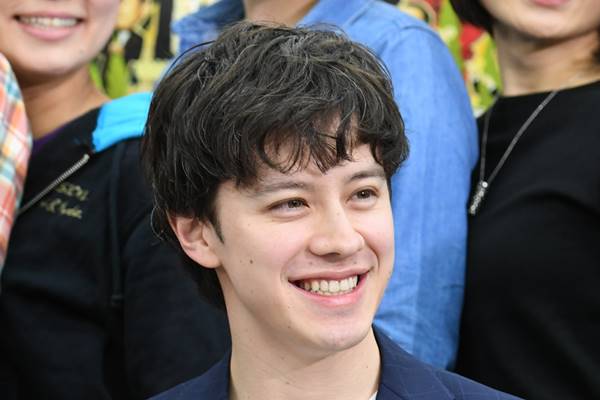 帰国後もウエンツ瑛士TV出演続々　活動休止1年半でも人気保つ訳