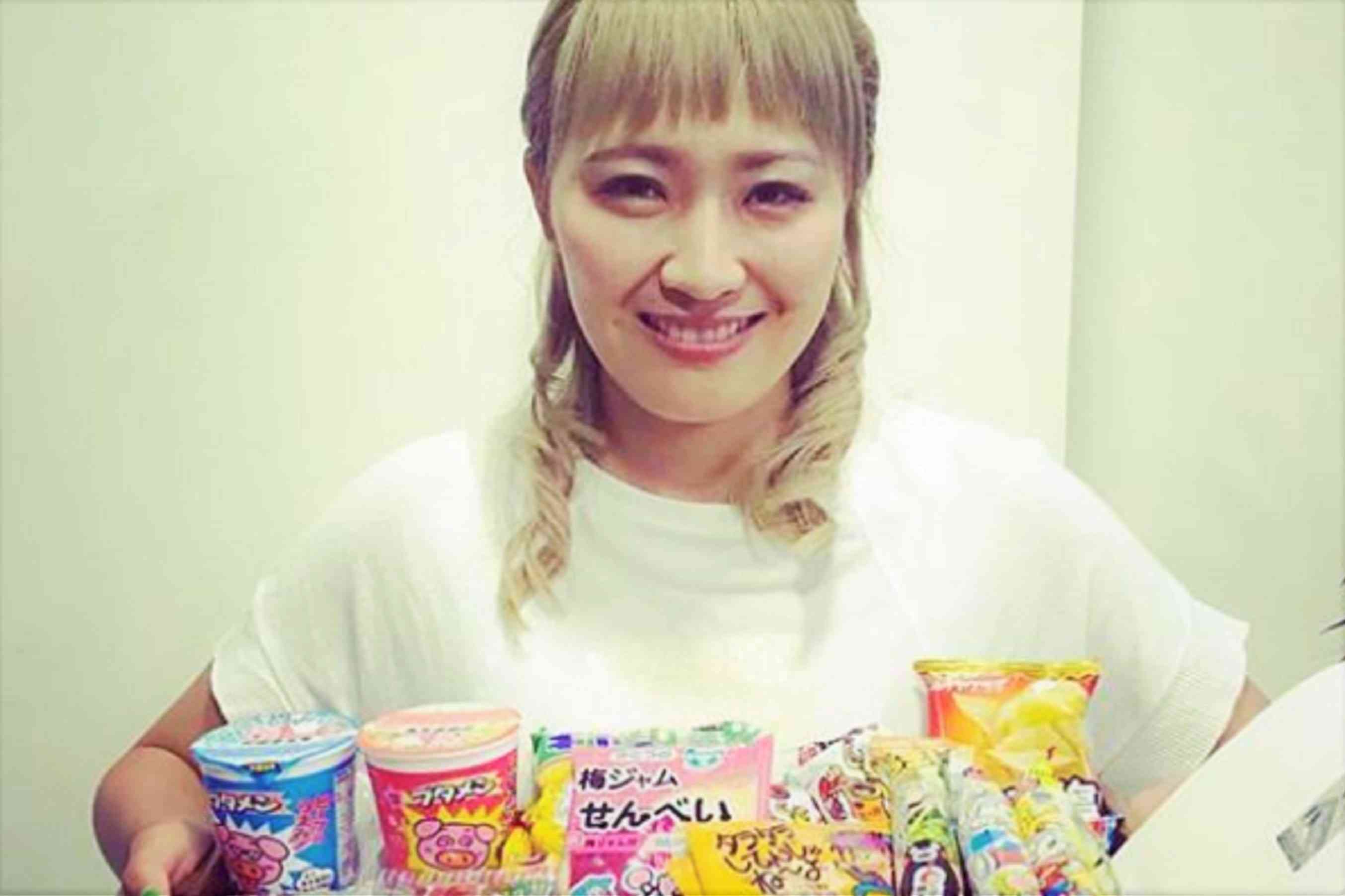 丸山桂里奈、謎の差し入れと恐怖メモに「怖い」「もはや脅迫文」　共演者ガクブルの2018年 – ニュースサイトしらべぇ