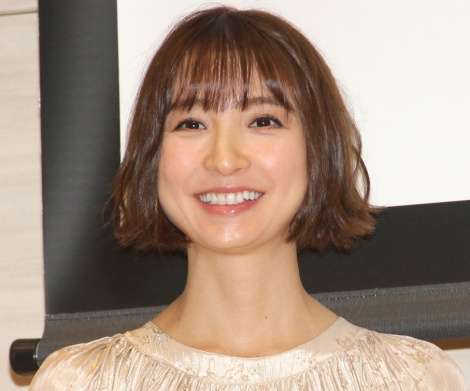 篠田麻里子が第1子女児出産を報告「新しい命の誕生に感謝」