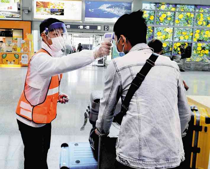 ＧＷ帰省、２２道県が「自宅待機」求める…県境移動を警戒 : 国内 : ニュース : 読売新聞オンライン
