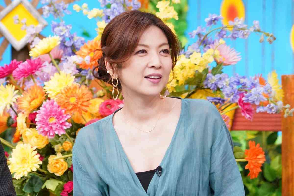 飯島直子、牛丼の食べ方に賛否　「わかる」「ちょっと引いた…」