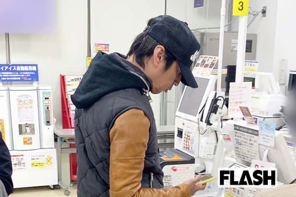 チュートリアル徳井義実、スーパーのレジ袋に「有料なの？」 | Smart FLASH[光文社週刊誌]
