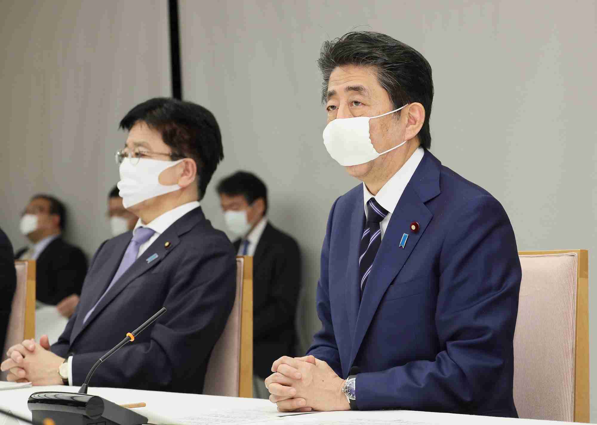 令和2年4月1日 新型コロナウイルス感染症対策本部（第２５回） | 令和2年 | 総理の一日 | ニュース | 首相官邸ホームページ