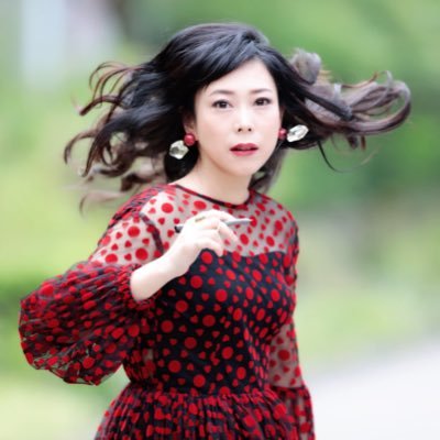 椿鬼奴、懐かしのディズニー写真で48歳バースデー祝う