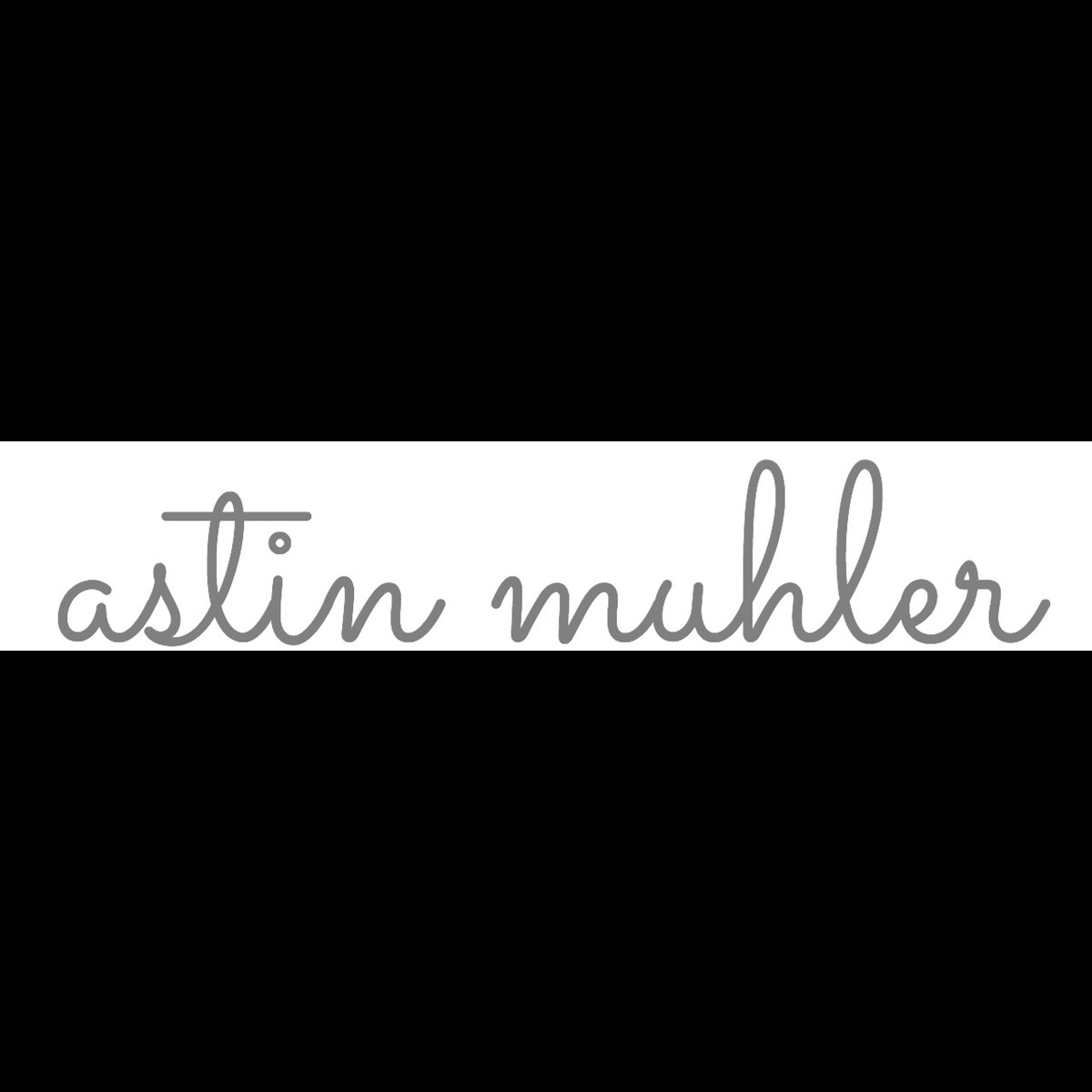 astin muhler | 押しフルーツスマホケースで通話姿も美しく