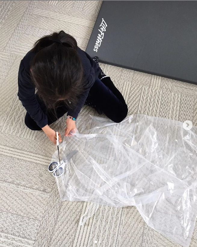 市川海老蔵、子どもたちの手作り「防護服」姿を公開  「子供でさえもこれだけの危機感」「エラい」と称賛の声
