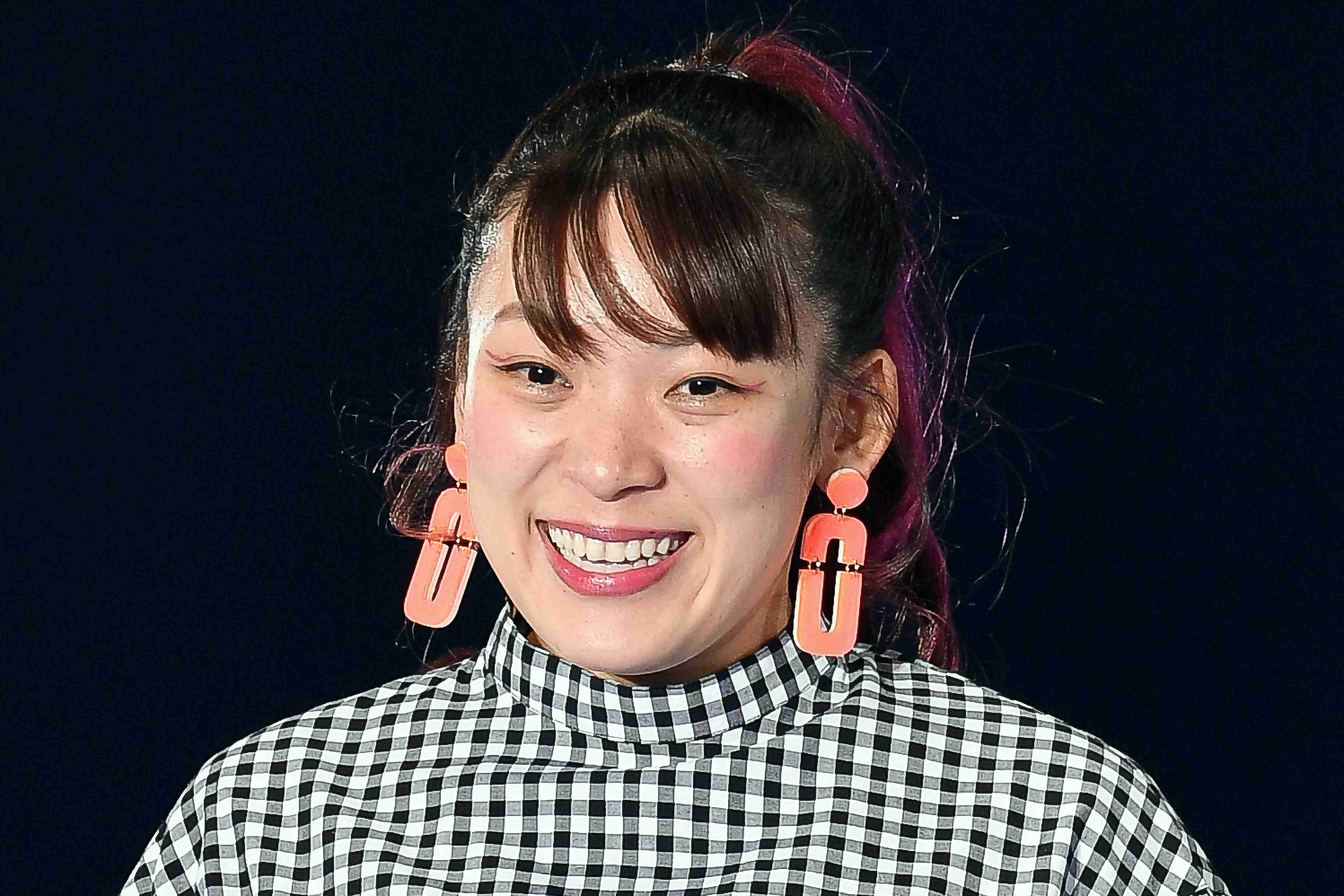フワちゃん、指原からの大量贈り物に困惑　「見てるだけで腹筋割れちゃう」 – ニュースサイトしらべぇ