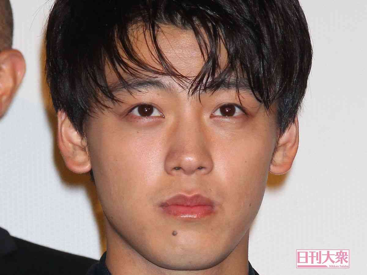 竹内涼真、外出自粛で“ヒゲだらけ”発言にファン興奮 | 日刊大衆