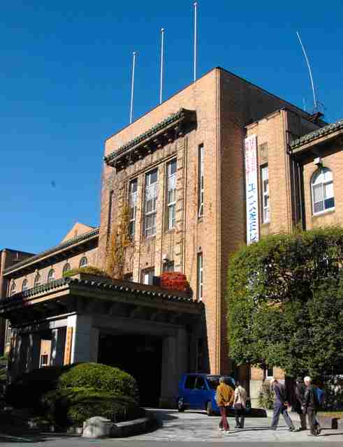 検査結果出る前にバスで東京へ　山梨に帰省の女性が感染