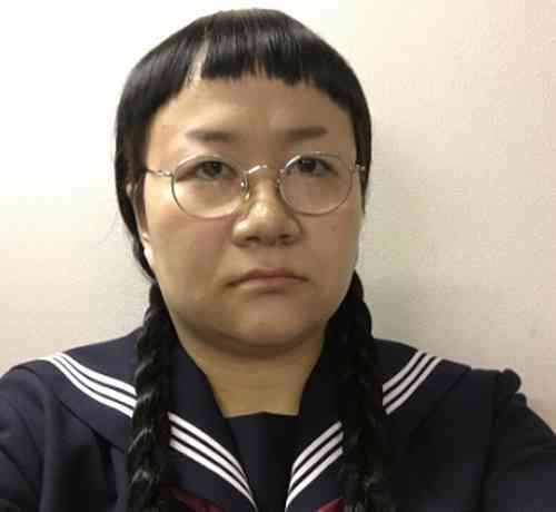 髪型迷う近藤春菜が“前髪短め&三つ編みおさげ”姿