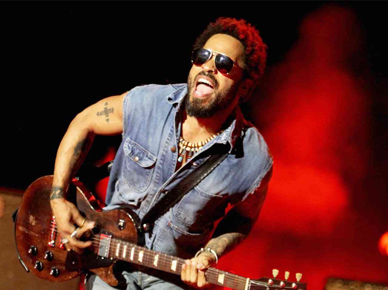 レニー・クラヴィッツ、ポロリ事件に言及「俺のせいじゃない、ズボンが勝手に…」 - フロントロウ -海外セレブ情報を発信