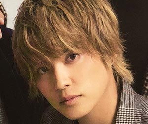 今自分の周りで人気ある芸能人は誰ですか？