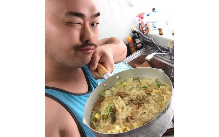 【本人直撃】クロちゃん、おうち時間に自炊した料理に批判殺到、本人は「書籍化も視野に」の弁 | ENTAME next - アイドル情報総合ニュースサイト