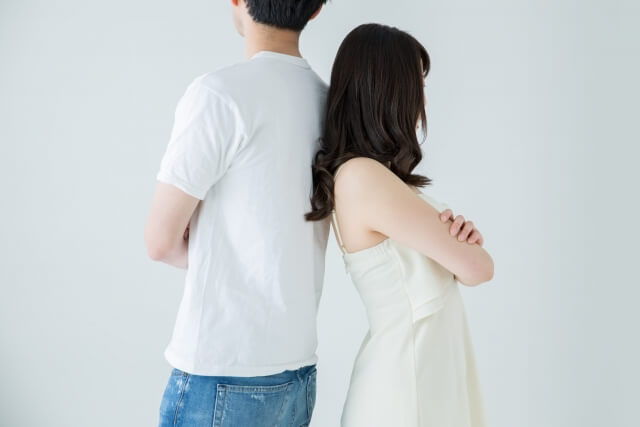 32歳女性の「デートで割り勘はなぜ冷めるの？」に共感と批判　「奢りに拘るのはおばさん特有」「バブル世代じゃあるまいし」という声も | キャリコネニュース