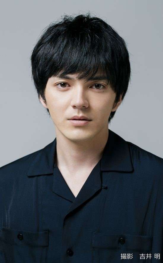 林遣都が1人3役で三つ子に、アフターコロナの世界描く主演ドラマ6月に放送（コメントあり） - 映画ナタリー
