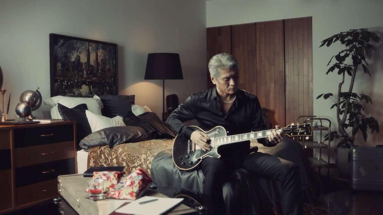 ①かっぱえびせん×吉川晃司 『もっと、やめられない、とまらない篇』 - YouTube