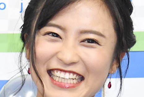 こじるり「おうちめがね」姿に「ほとんどメイク無しなのに美しい」の声 | 東スポのニュースに関するニュースを掲載