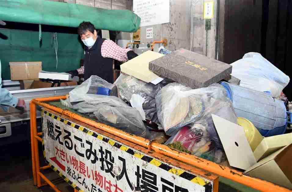 家庭ごみの持ち込み続々　外出自粛で「大掃除」…施設は対応に苦慮｜【西日本新聞ニュース】