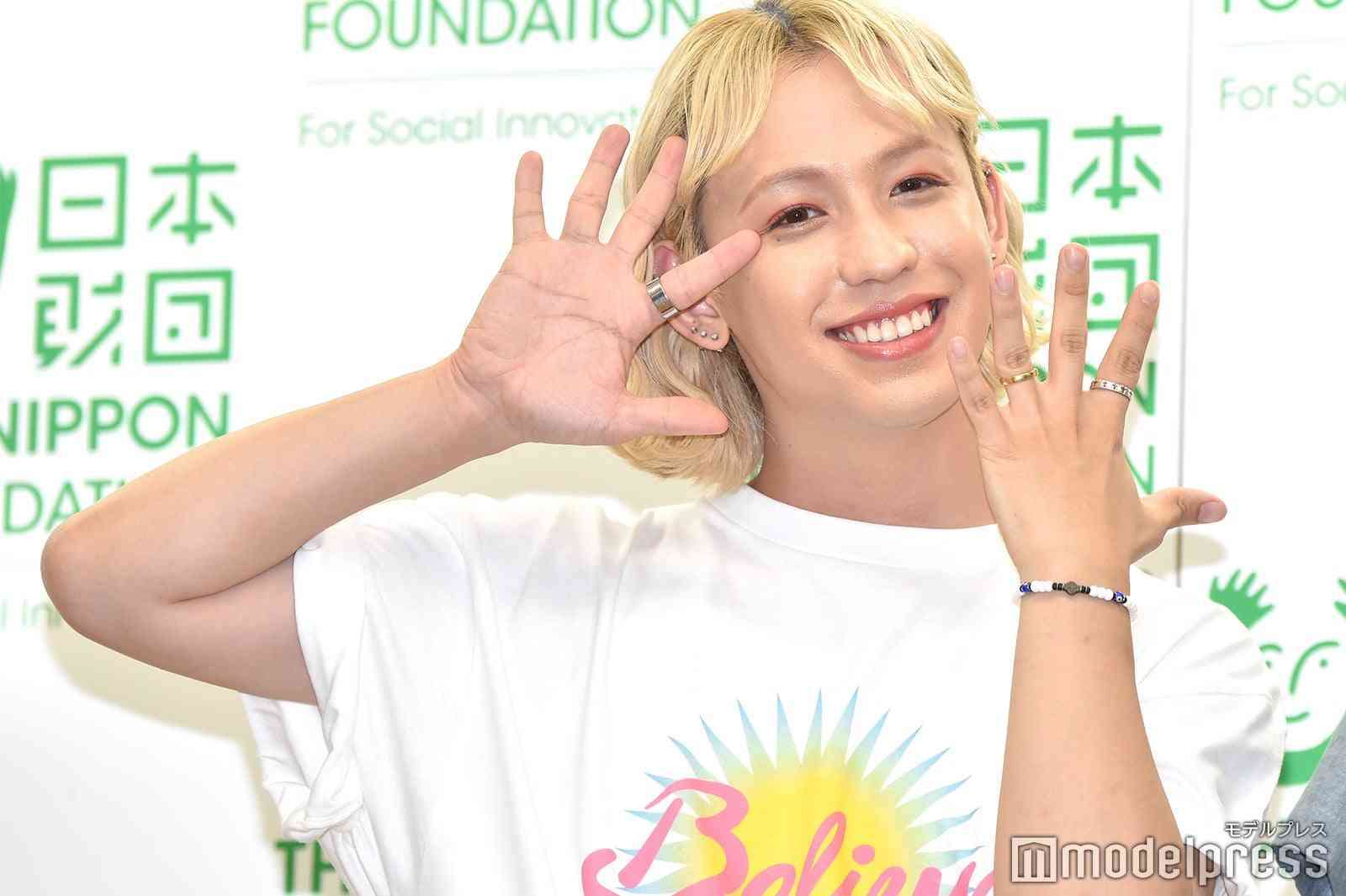 りゅうちぇる、ワイルドなひげ姿でイメージガラリ「色気すごい」「別人みたい」の声