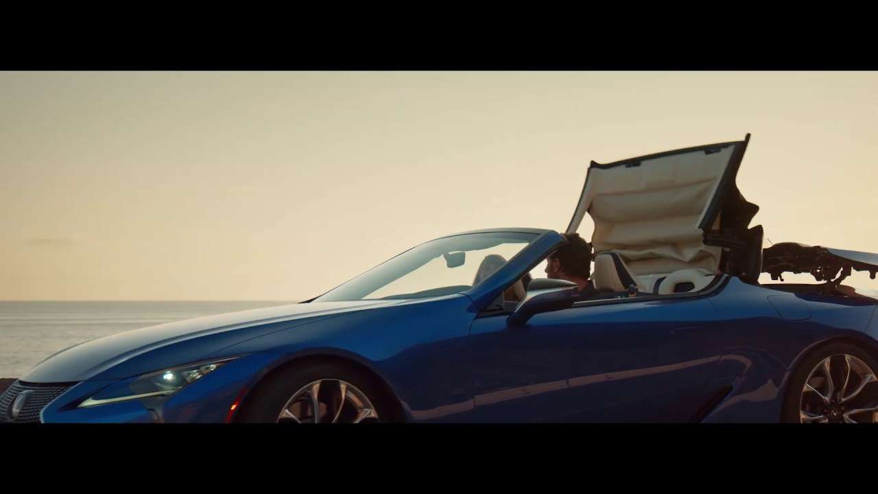 LAオートショーで「LC500」のコンバーチブルモデルを世界初公開 - YouTube