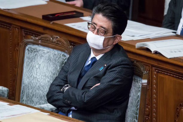 【悲報】安倍晋三「黒川弘務と2人で会ったことはない」と言い訳するも一瞬でウソだとバレる - NAVER まとめ