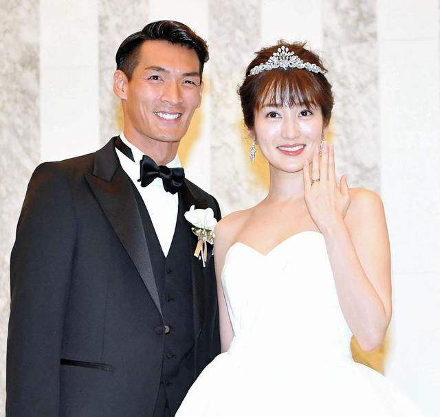 【浦和】槙野智章、インスタライブで高梨臨との夫婦2ショットを披露