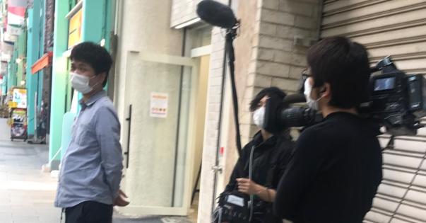 吉祥寺サンロードでテレビ局などマスコミ各社が人混みになる一瞬を待ってる？ような不要不急の取材をしていた | こぐま速報
