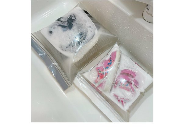 「靴と洗剤」を袋に入れて洗濯が話題…簡単そうだけど汚れは落ちる？専門家に注意点を聞いた
