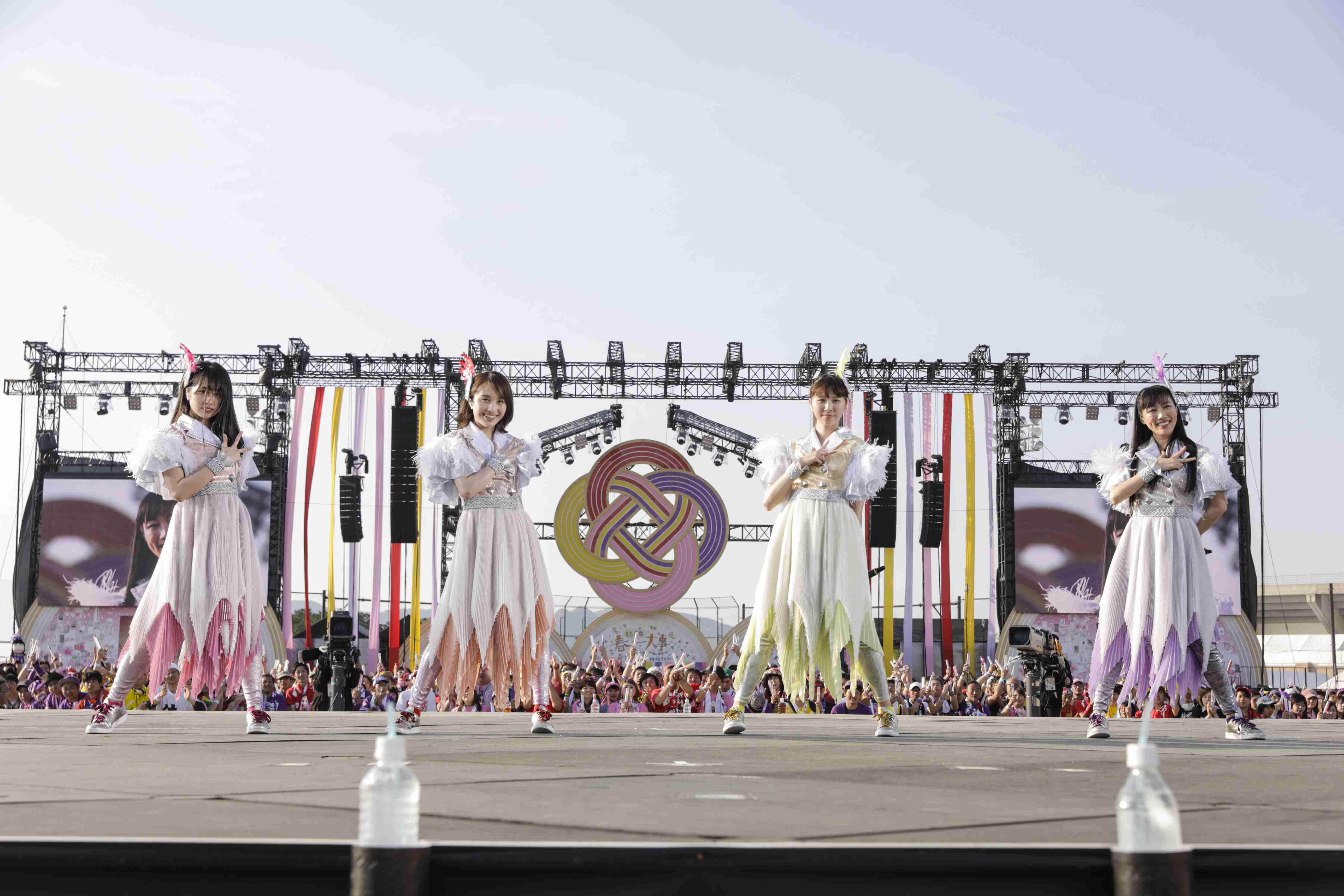 女性アイドルの衣装を語ろう❗