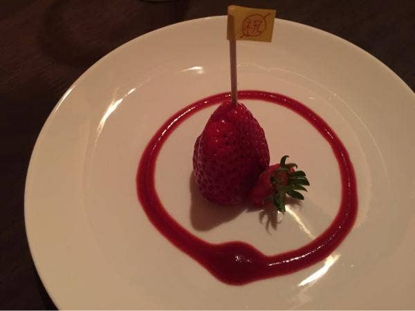 料理研究家・園山真希絵はいま……「食陰陽師」の肩書、背中にアート、料理の独創性は弱まる?