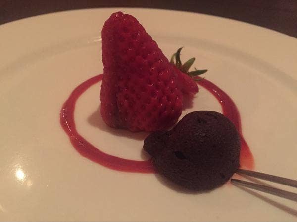 料理研究家・園山真希絵はいま……「食陰陽師」の肩書、背中にアート、料理の独創性は弱まる?