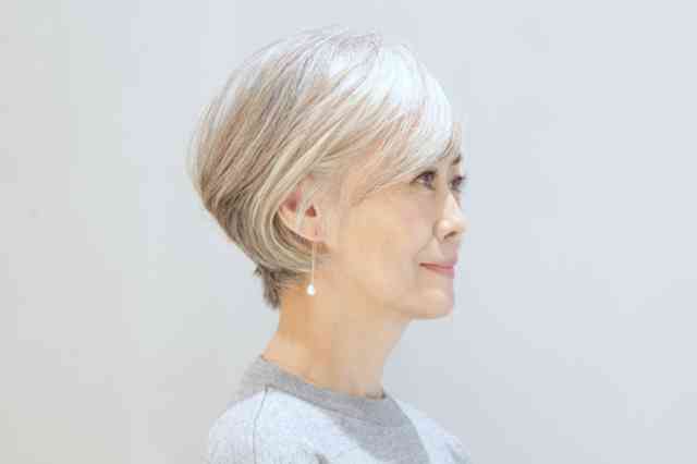 美しいグレイヘアを生み出す美容院が海外で人気に！ 白髪に悩むマダムたちを次々ゴージャス美女に変えています