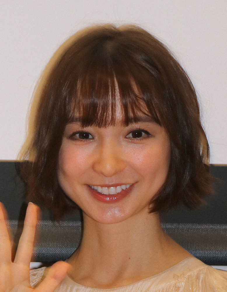 篠田麻里子　宇垣美里＆相川七瀬と美人ぞろい3ショット反響「顔面偏差値高すぎ」「三姉妹みたい」― スポニチ Sponichi Annex 芸能
