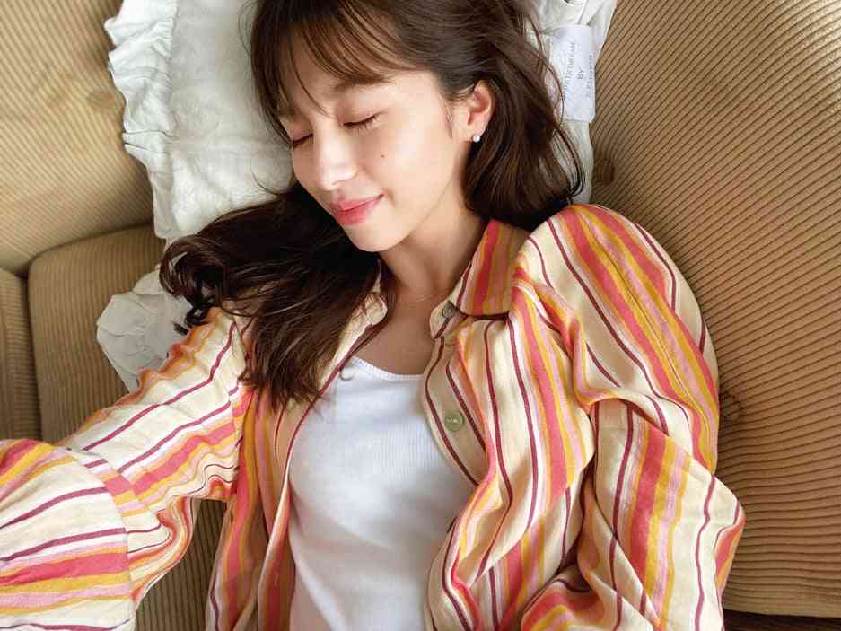 中条あやみ、自宅初公開「CanCam」ほぼ一冊丸ごと“自撮り”