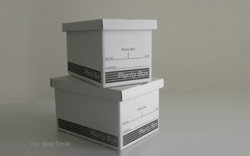 らくらく整理整頓！？セリアの段ボール箱 「Plenty Box」 がコスパ最強（１００円）で使い勝手が良すぎる（汗） | OKIRESI（オキレジ）