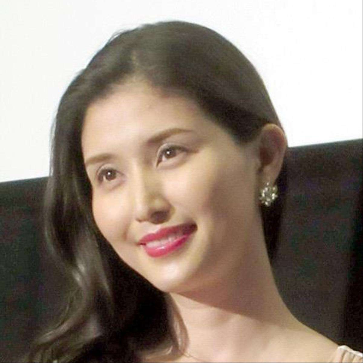 橋本マナミ、７月出産予定の大きなおなか披露し「母の優しい顔になってる」「頑張ってください！」 : スポーツ報知