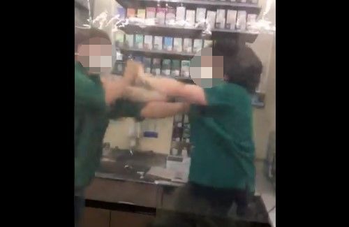 店員同士がレジでつかみ合い 動画拡散でセブン&アイ謝罪「些細な認識の違いでトラブル」